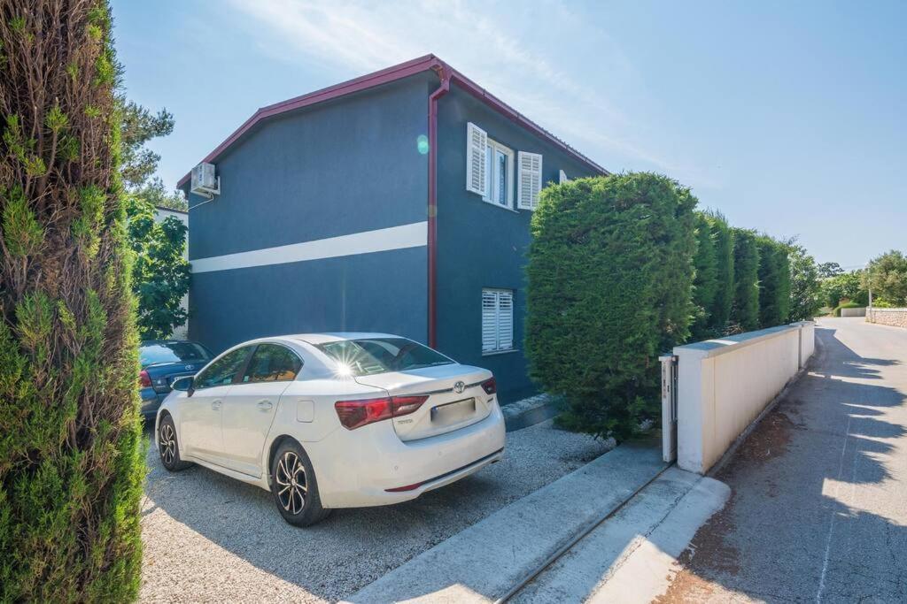 Family Patio Vir Apartment Luaran gambar