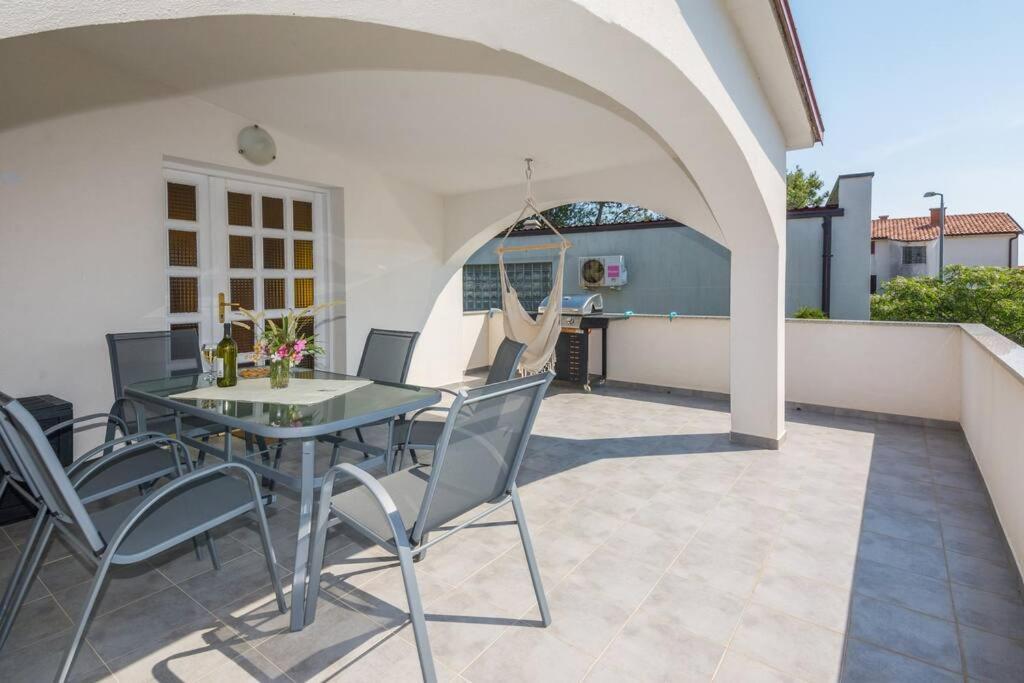 Family Patio Vir Apartment Luaran gambar